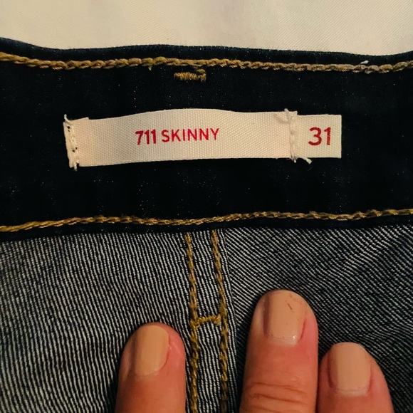 Indigo, no distress 711 Skinny Levi’s - Picture 2 of 6
